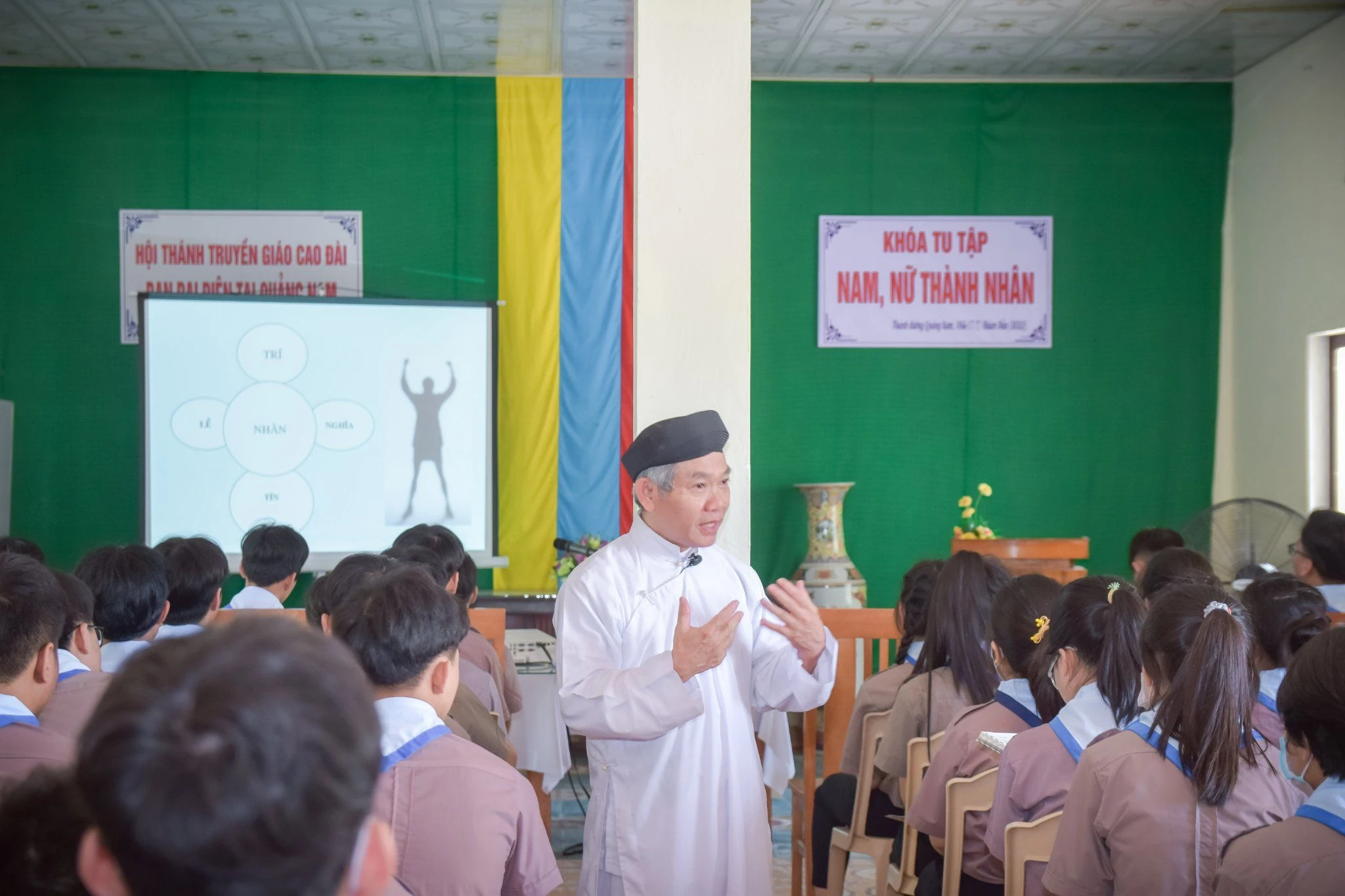 Khóa Tu Tập Thành Nhân