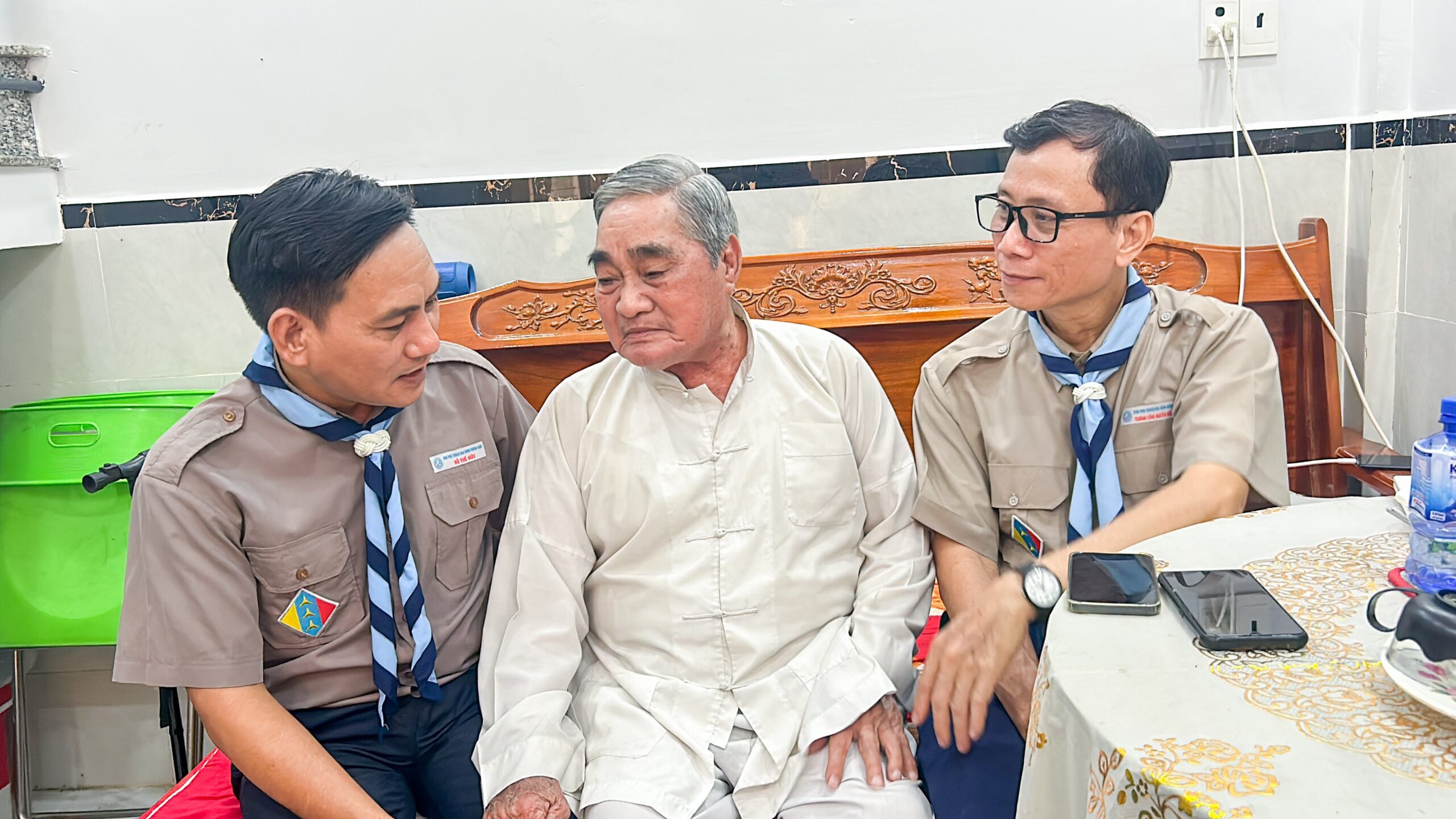 Ban Phụ trách GĐHĐ thăm và chúc Tết quý chức sắc Hội Thánh, quý cựu Huynh trưởng Hưng Đạo – ảnh 15