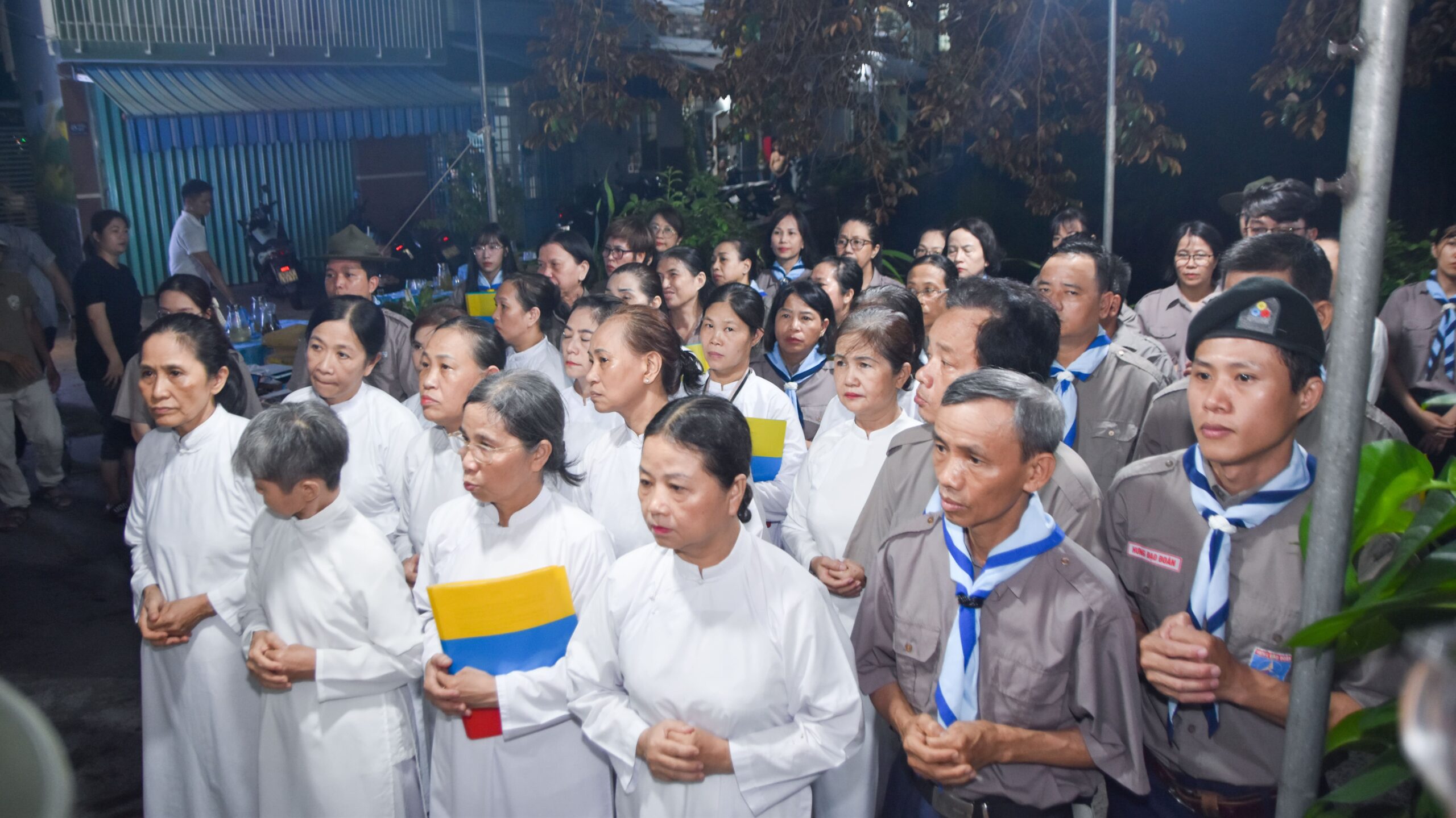Ban Phụ trách cùng các GĐHĐ tại Đà Nẵng viếng tang cố Huynh trưởng Hồ Quốc Bửu – ảnh 11