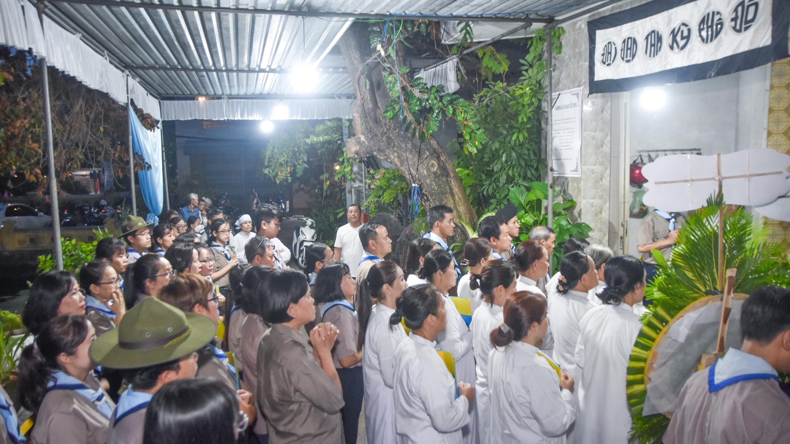 Ban Phụ trách cùng các GĐHĐ tại Đà Nẵng viếng tang cố Huynh trưởng Hồ Quốc Bửu – ảnh 9