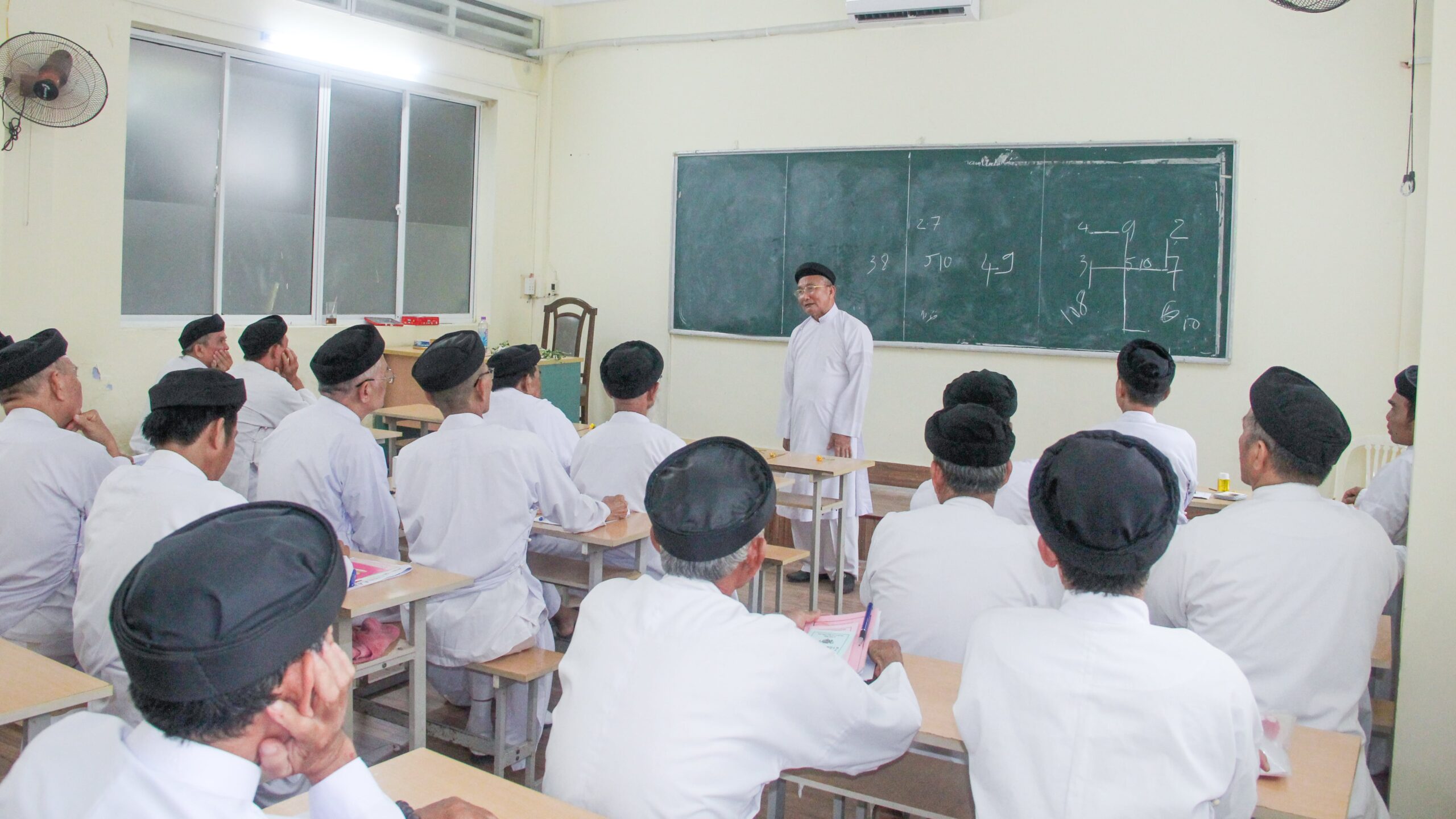 Hội Thánh tổ chức ôn kiểm Tứ Bửu pháp &amp; thọ phong sắc phái đối với khóa Lễ sanh nam năm Quý Mão – ảnh 7