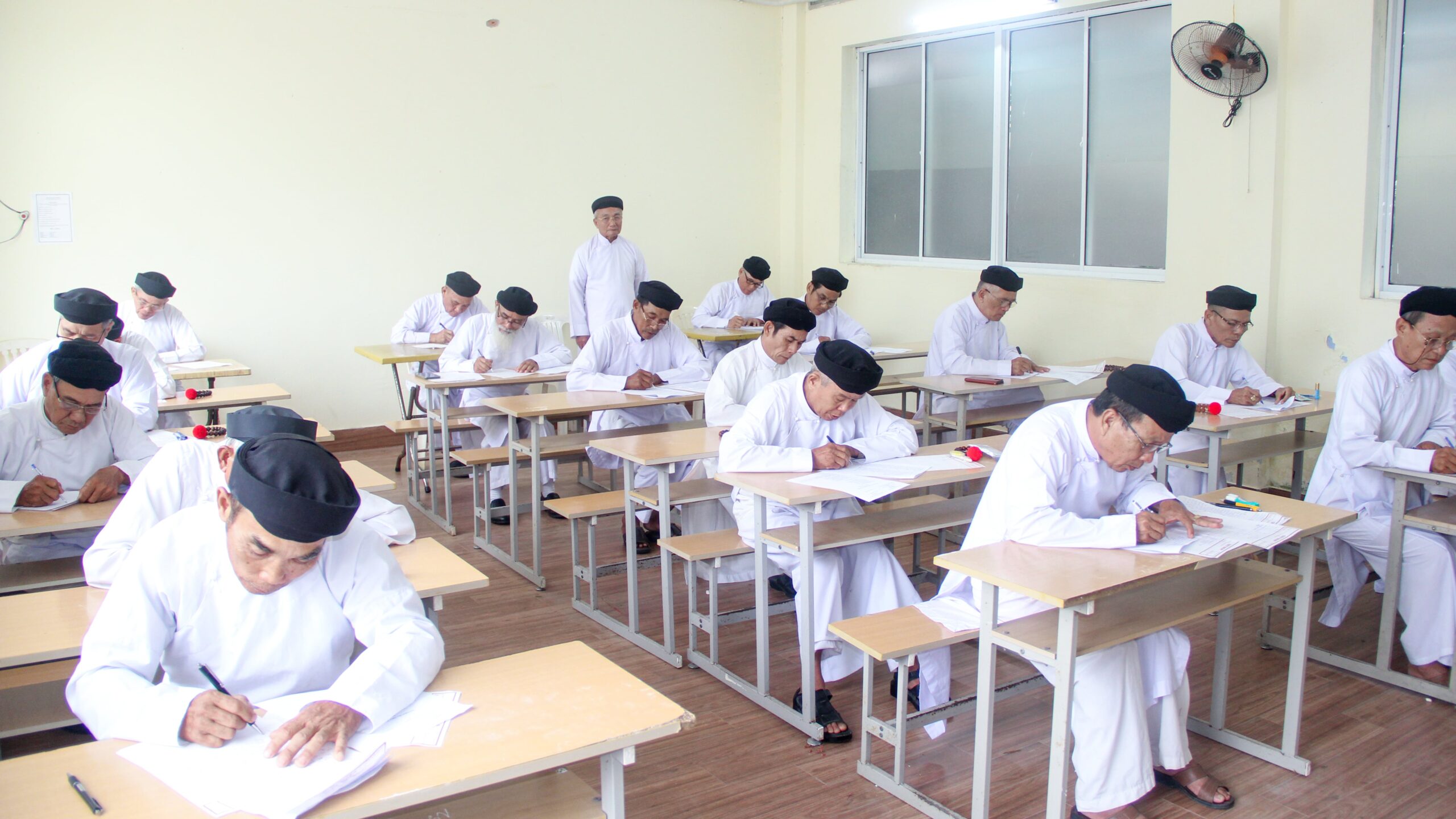 Hội Thánh tổ chức ôn kiểm Tứ Bửu pháp &amp; thọ phong sắc phái đối với khóa Lễ sanh nam năm Quý Mão – ảnh 9