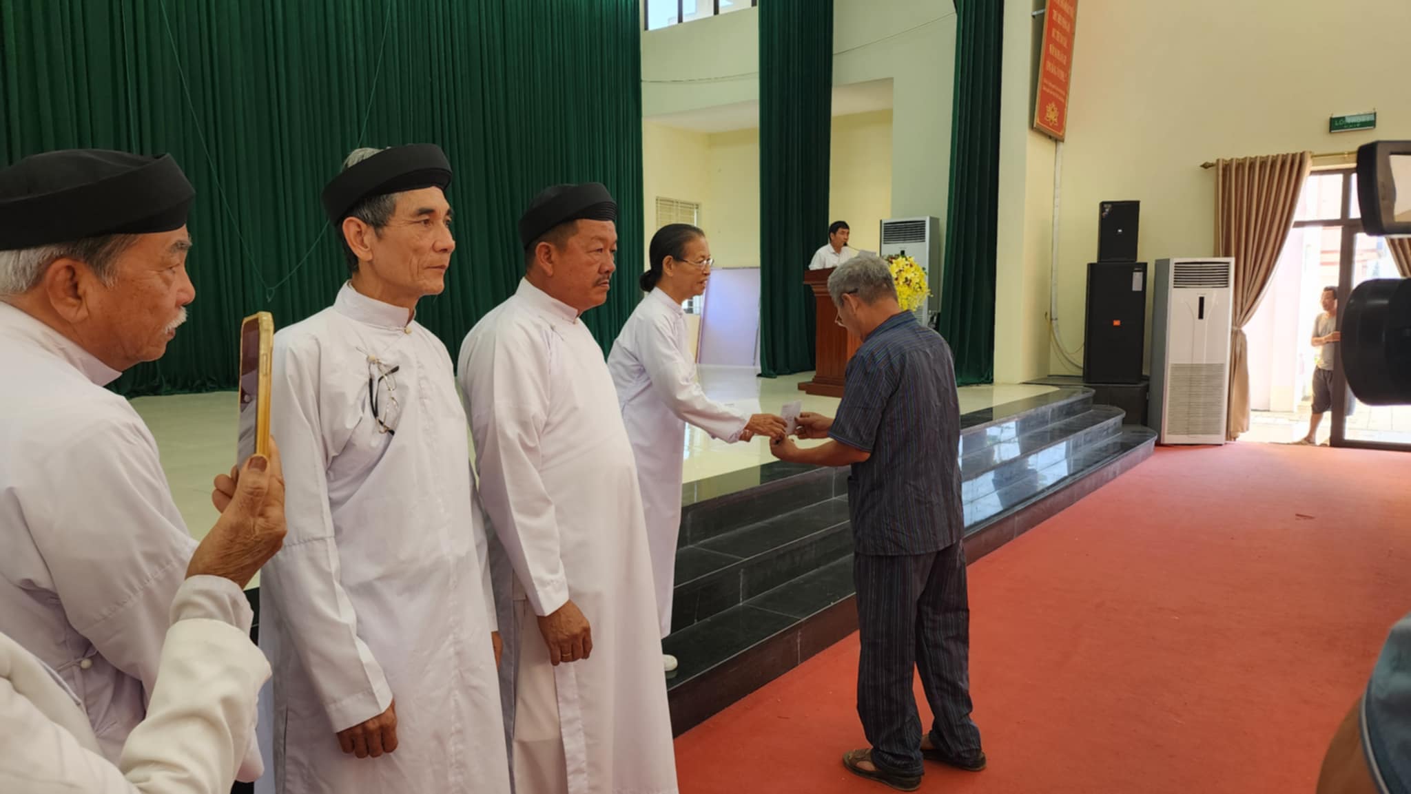 Đoàn công tác cứu trợ của Hội Thánh Truyền Giáo Cao Đài tổ chức đi cứu trợ đồng bào và thăm viếng bổn đạo tại tỉnh Thanh Hóa, hoàn thành chương trình cứu trợ đồng bào bị ảnh hưởng cơn bão số 3 (Yagi) – ảnh 10