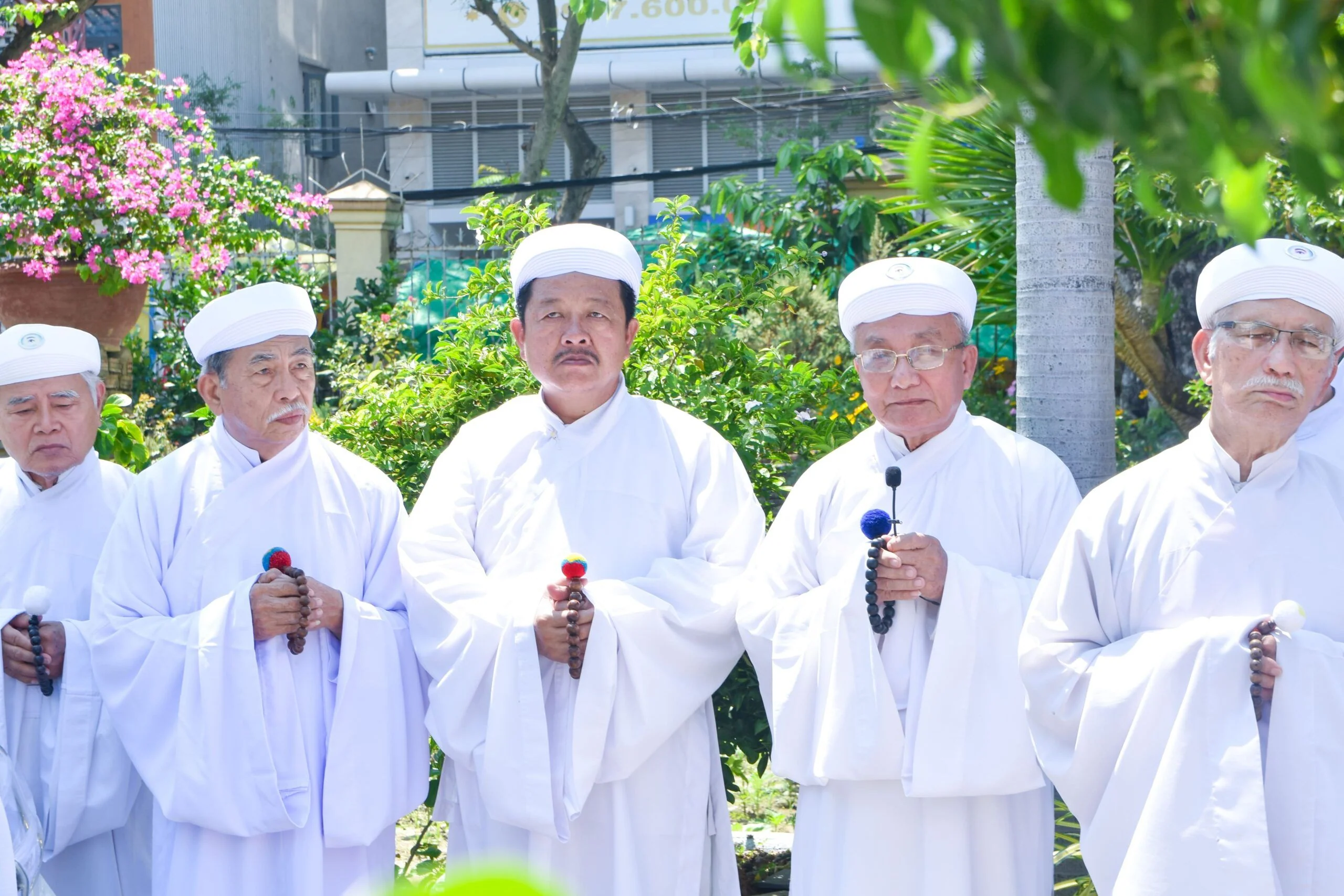 Hội Thánh dâng lễ cầu nguyện cho đoàn cứu trợ đồng bào bị ảnh hưởng cơn bão số 3 tại Lào Cai – ảnh 17