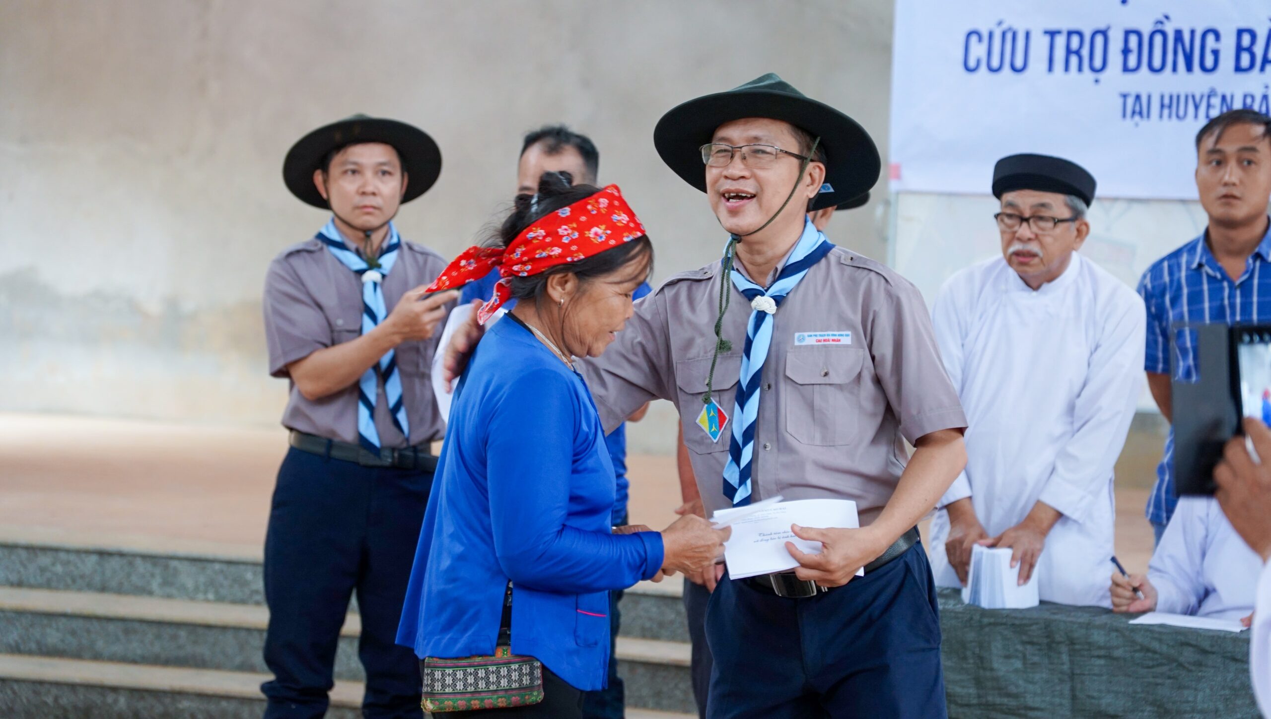 HỘI THÁNH TRUYỀN GIÁO CAO ĐÀI THỰC HIỆN CHUYẾN THIỆN NGUYỆN HỖ TRỢ ĐỒNG BÀO MIỀN BẮC BỊ BÃO LŨ (Cập nhật ngày thứ hai – 29/08 Giáp Thìn, 01/10/2024) – ảnh 46