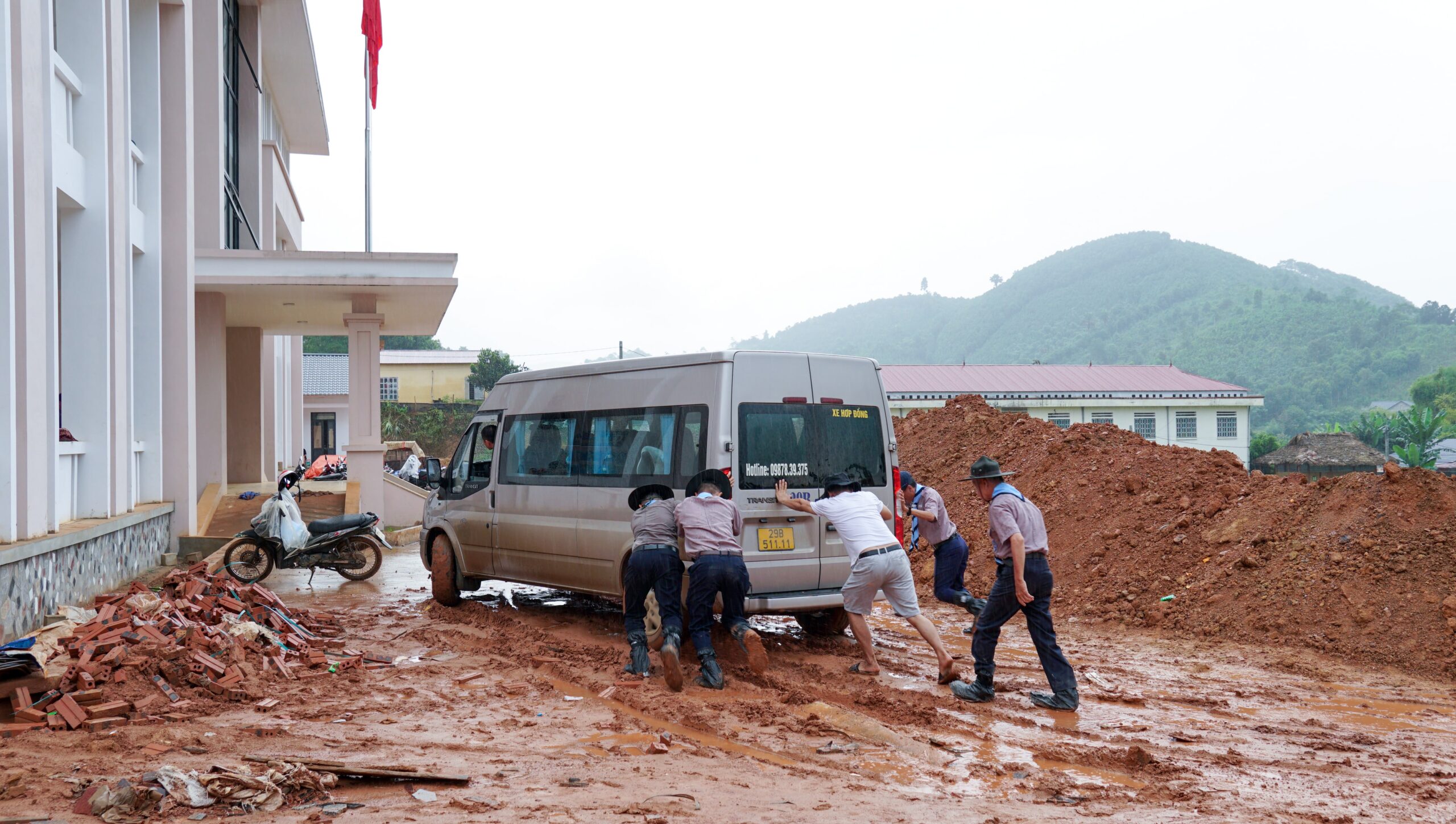 HỘI THÁNH TRUYỀN GIÁO CAO ĐÀI THỰC HIỆN CHUYẾN THIỆN NGUYỆN HỖ TRỢ ĐỒNG BÀO MIỀN BẮC BỊ BÃO LŨ (Cập nhật ngày thứ hai – 29/08 Giáp Thìn, 01/10/2024) – ảnh 50