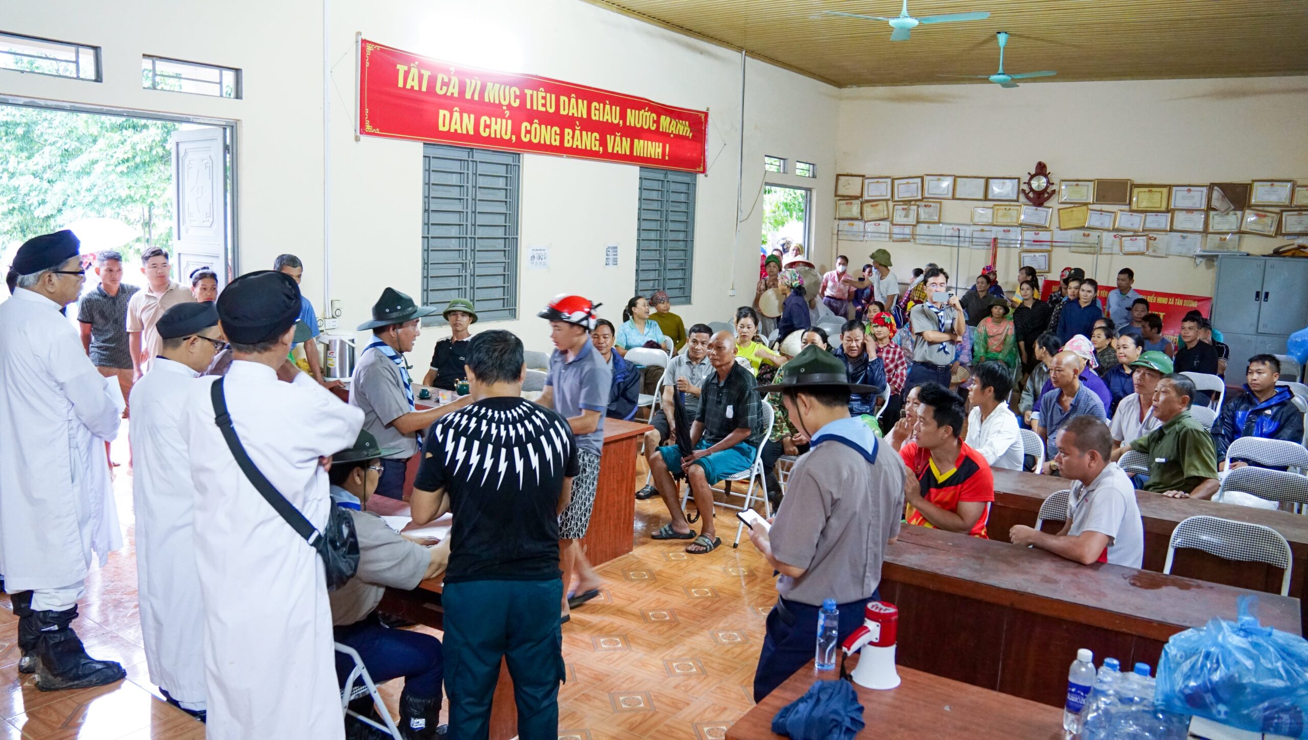 HỘI THÁNH TRUYỀN GIÁO CAO ĐÀI THỰC HIỆN CHUYẾN THIỆN NGUYỆN HỖ TRỢ ĐỒNG BÀO MIỀN BẮC BỊ BÃO LŨ (Cập nhật ngày thứ hai – 29/08 Giáp Thìn, 01/10/2024) – ảnh 2