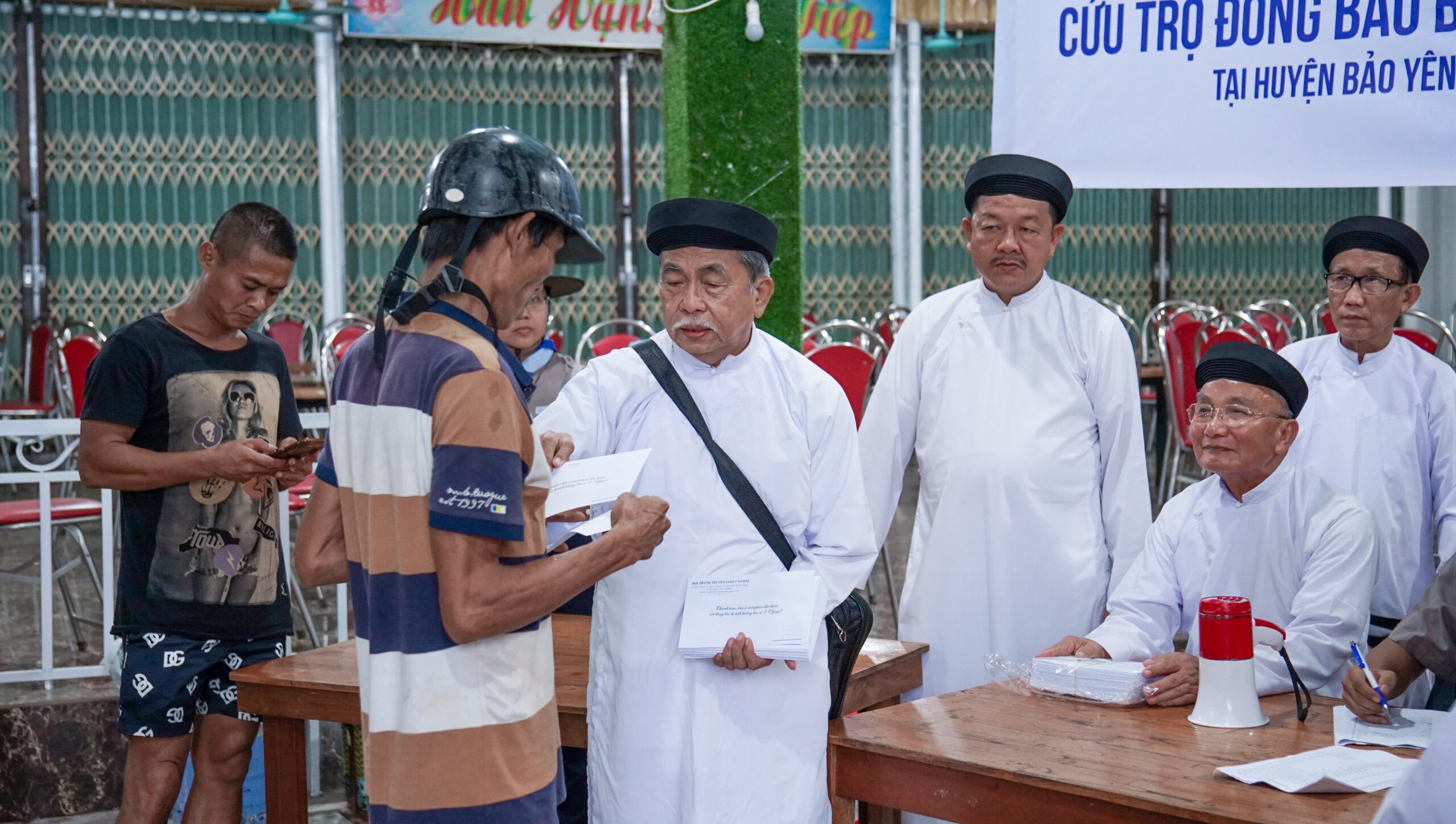 Hội Thánh Truyền Giáo Cao Đài thực hiện chuyến thiện nguyện hỗ trợ đồng bào miền Bắc bị bão lũ. – ảnh 38