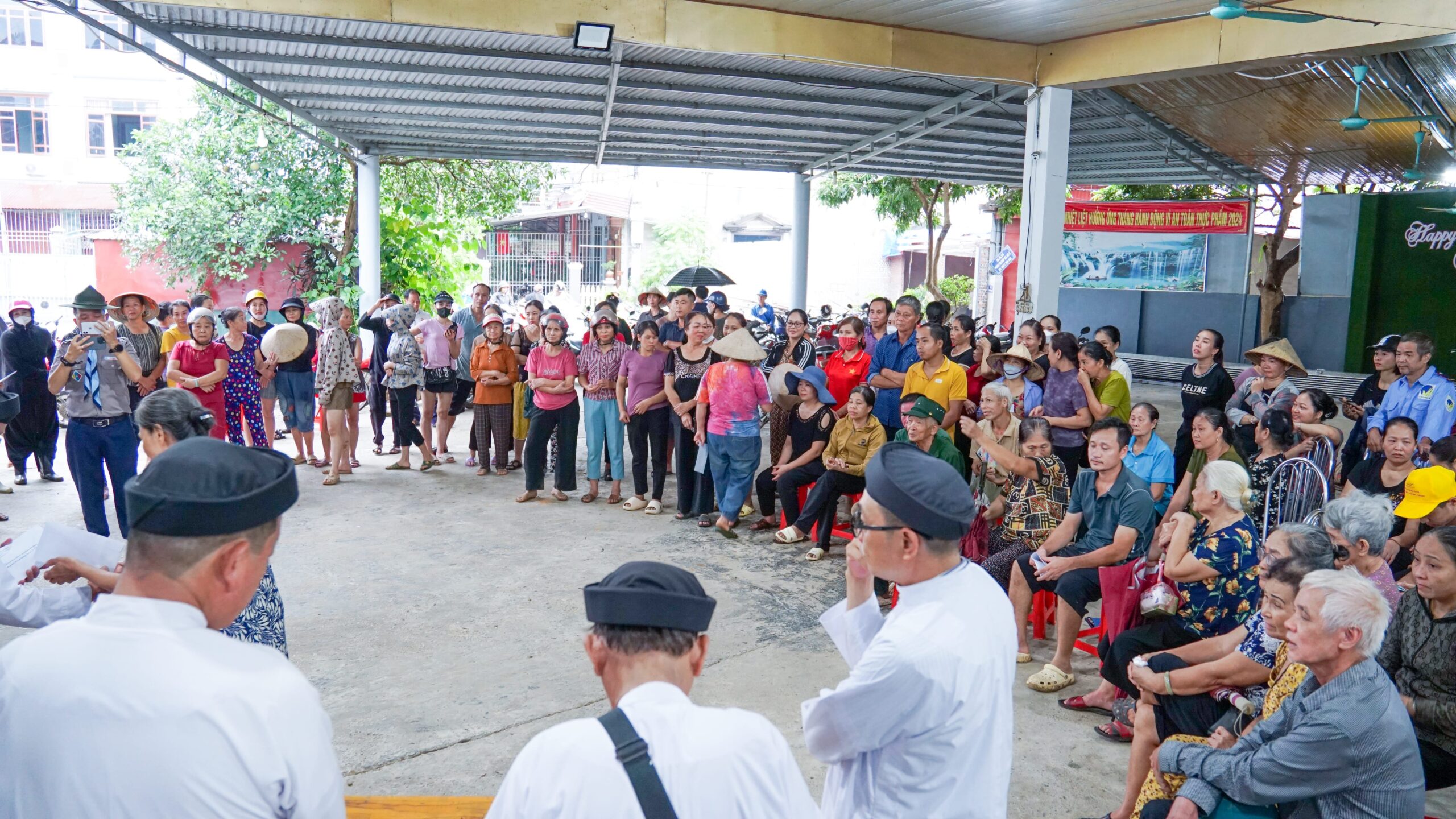 Hội Thánh Truyền Giáo Cao Đài thực hiện chuyến thiện nguyện hỗ trợ đồng bào miền Bắc bị bão lũ. – ảnh 46