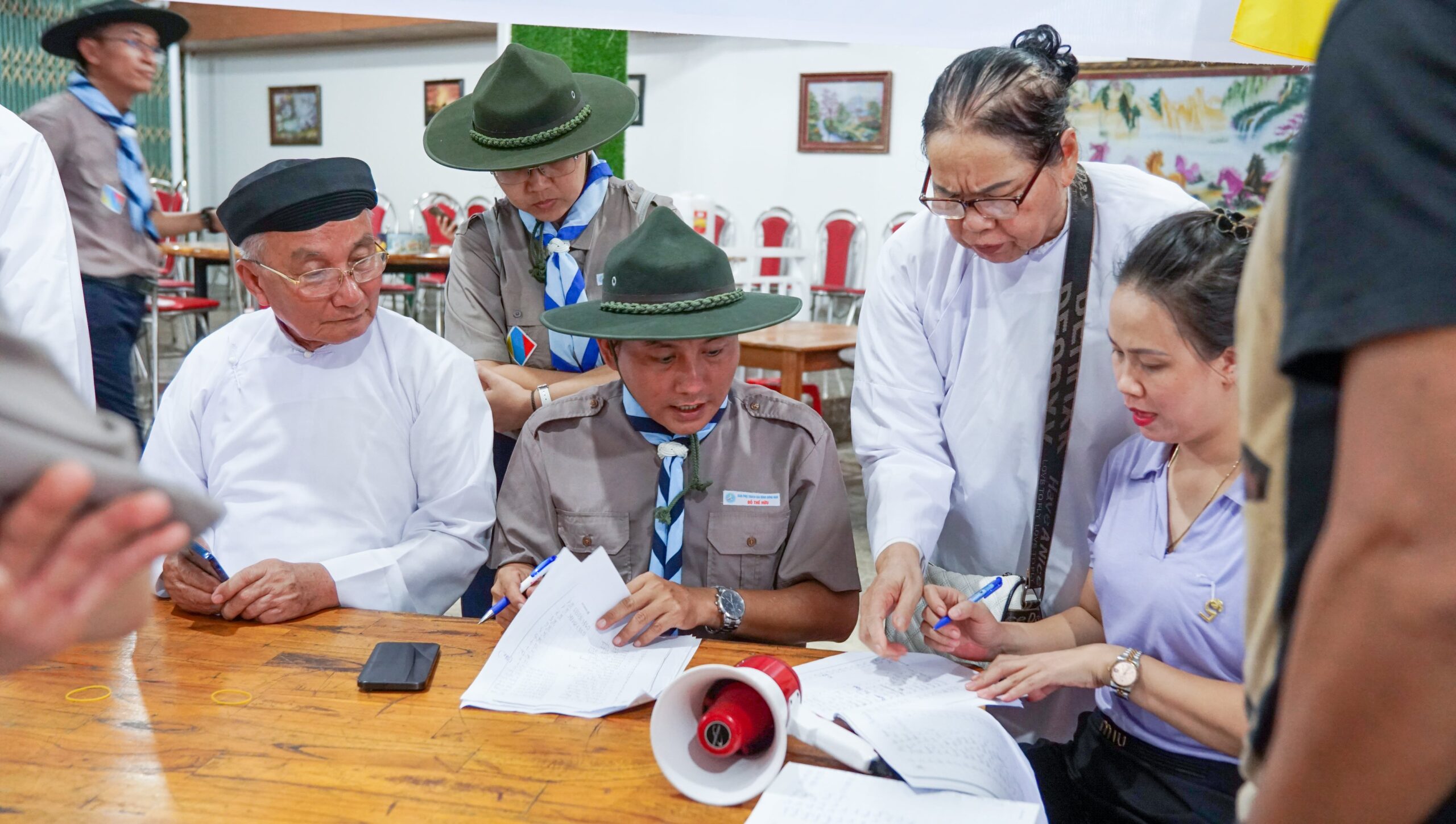 Hội Thánh Truyền Giáo Cao Đài thực hiện chuyến thiện nguyện hỗ trợ đồng bào miền Bắc bị bão lũ. – ảnh 57