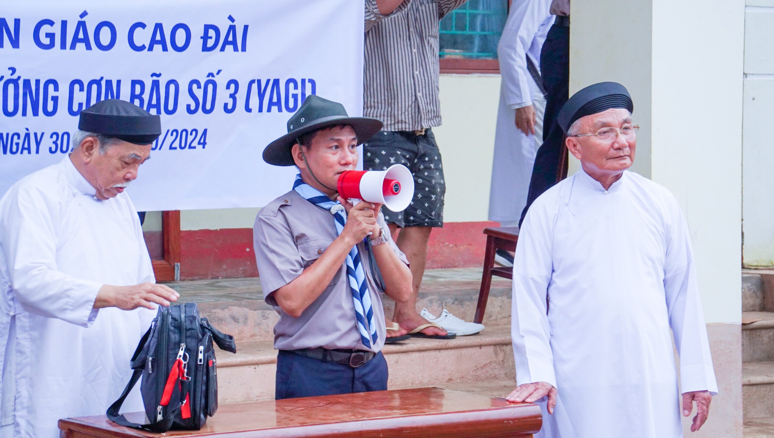 Hội Thánh Truyền Giáo Cao Đài thực hiện chuyến thiện nguyện hỗ trợ đồng bào miền Bắc bị bão lũ. – ảnh 61