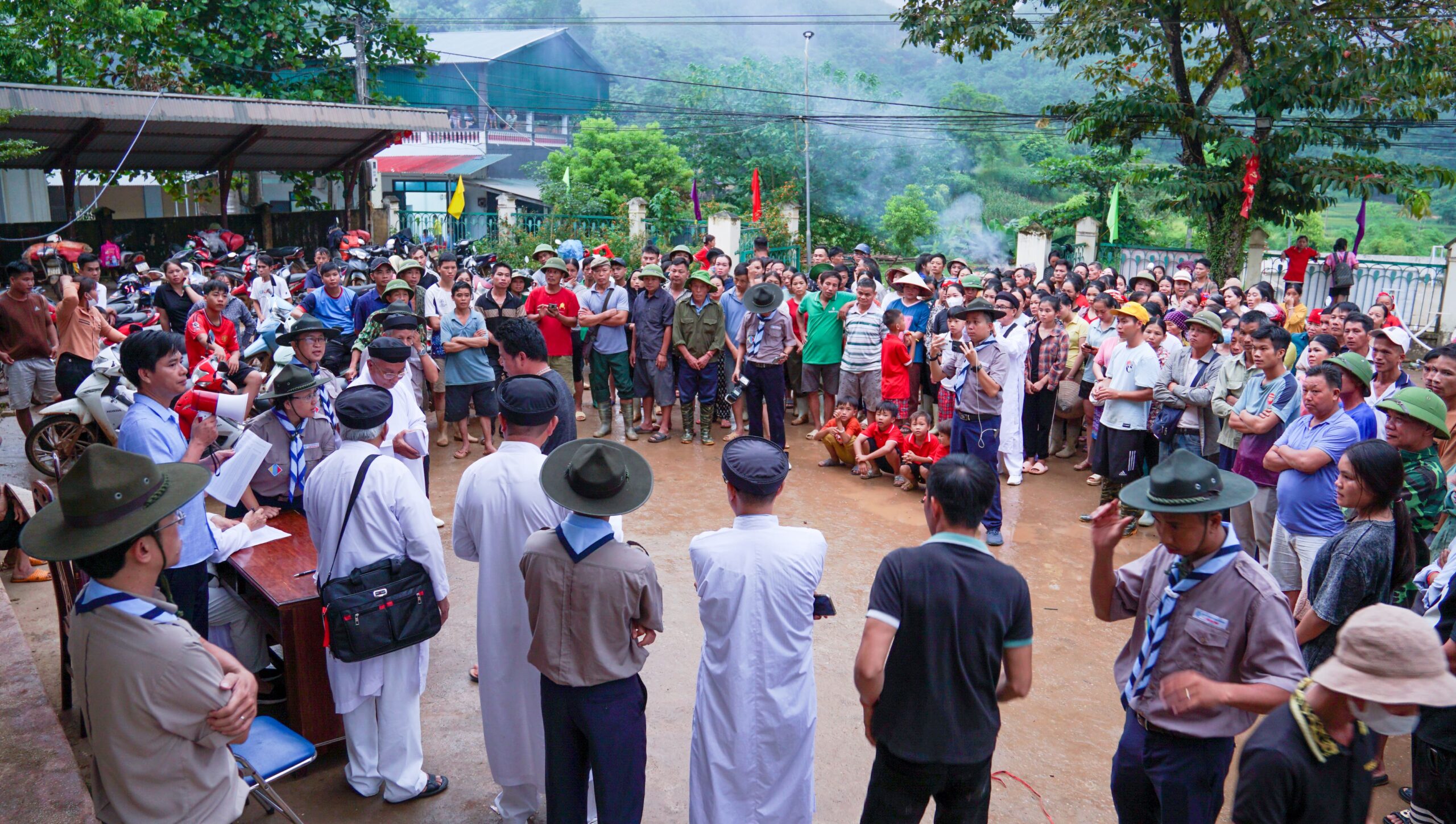 Hội Thánh Truyền Giáo Cao Đài thực hiện chuyến thiện nguyện hỗ trợ đồng bào miền Bắc bị bão lũ. – ảnh 65