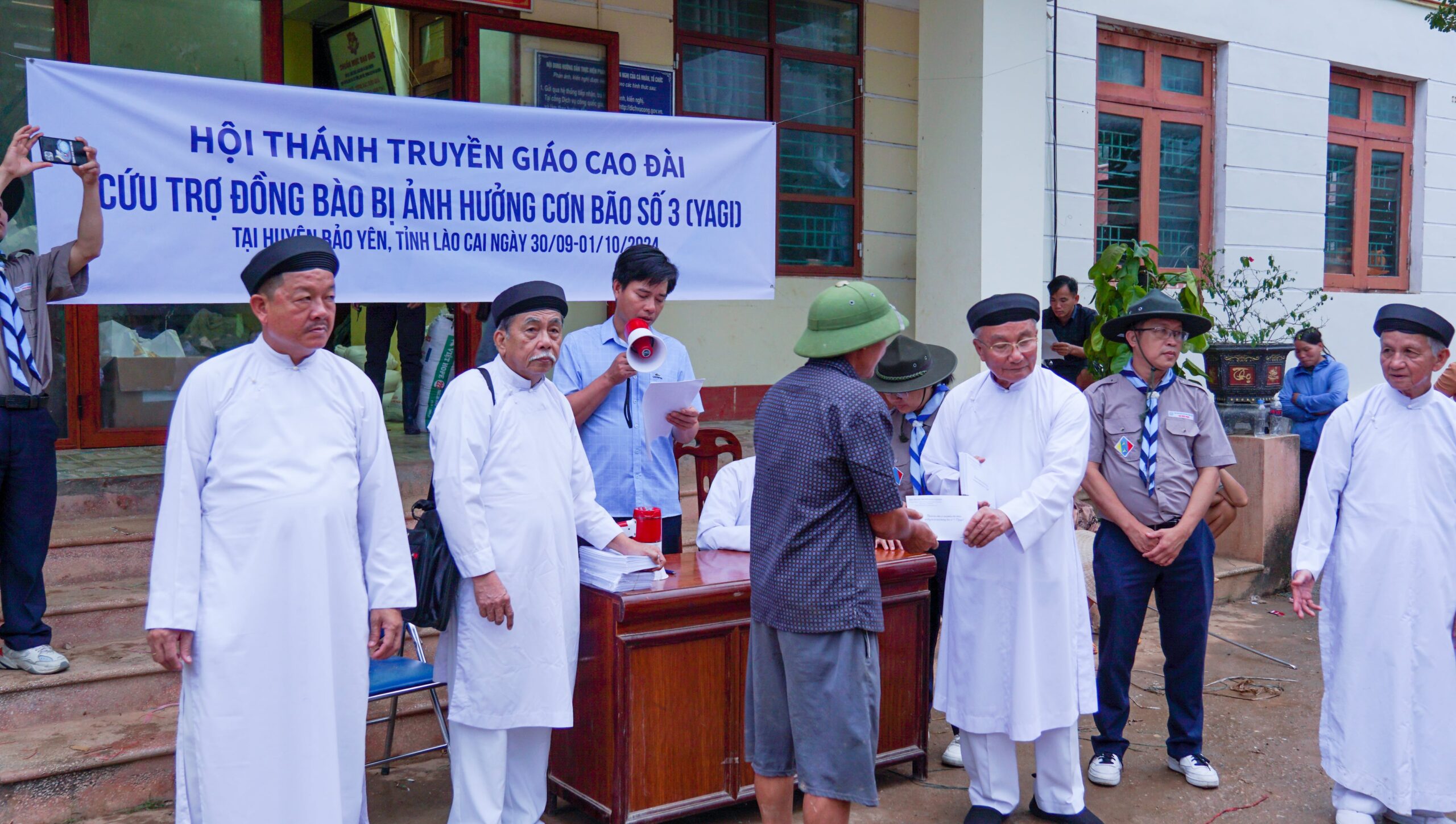 Hội Thánh Truyền Giáo Cao Đài thực hiện chuyến thiện nguyện hỗ trợ đồng bào miền Bắc bị bão lũ. – ảnh 67