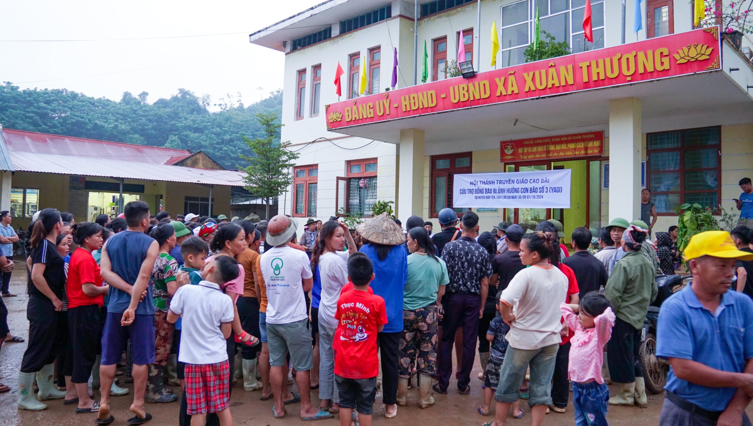Hội Thánh Truyền Giáo Cao Đài thực hiện chuyến thiện nguyện hỗ trợ đồng bào miền Bắc bị bão lũ. – ảnh 70