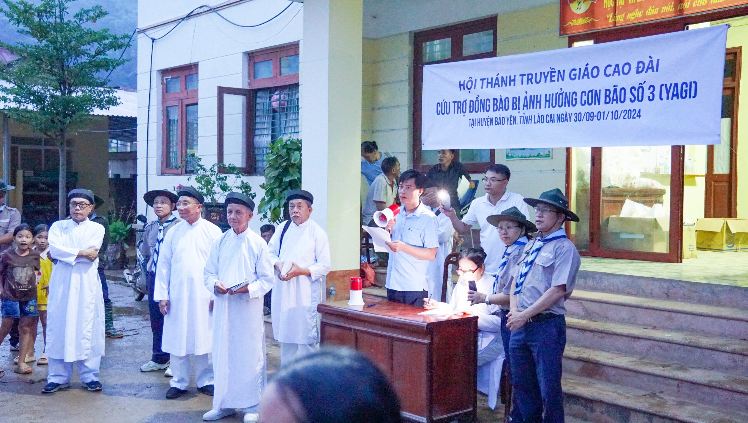 Hội Thánh Truyền Giáo Cao Đài thực hiện chuyến thiện nguyện hỗ trợ đồng bào miền Bắc bị bão lũ. – ảnh 75