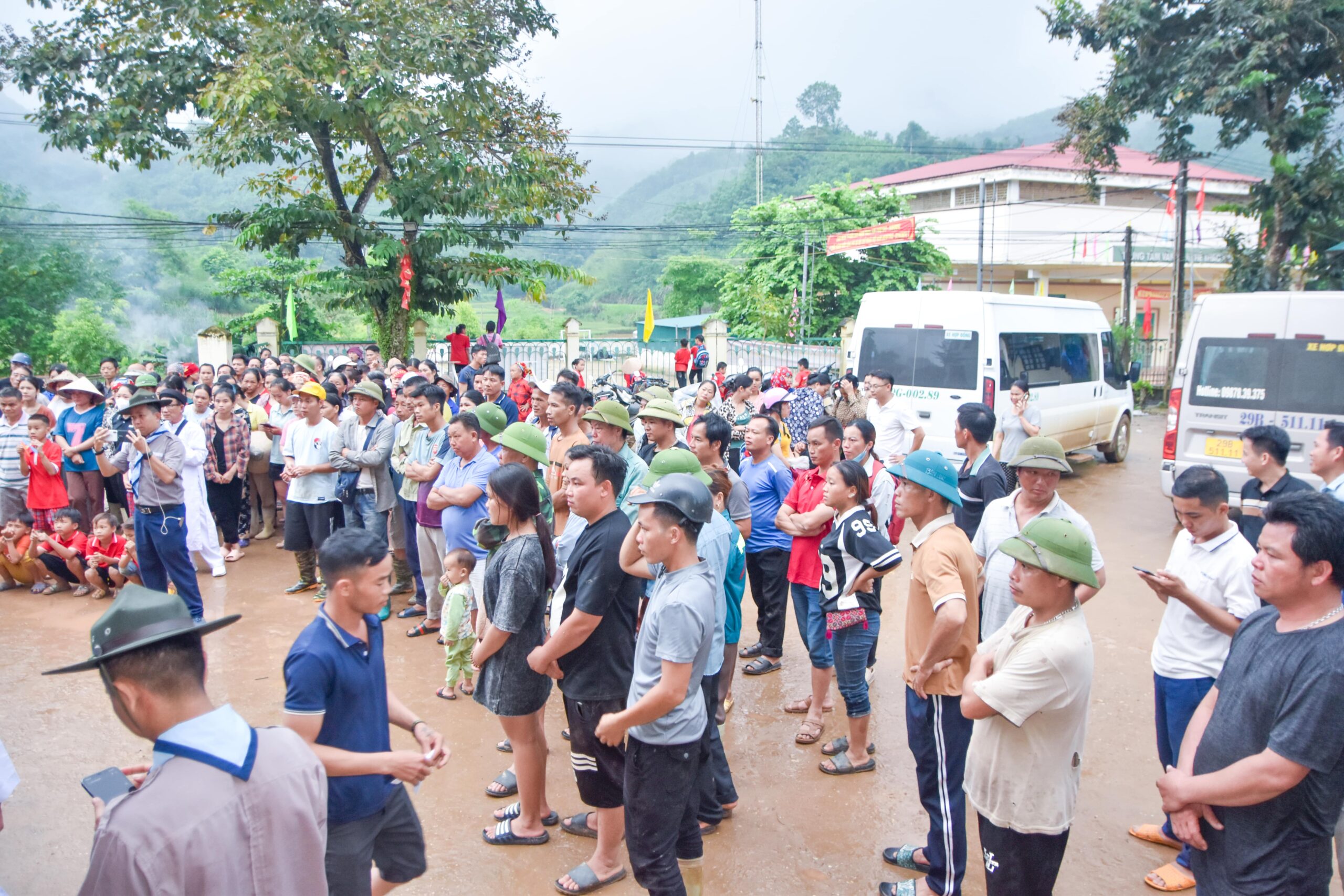 Hội Thánh Truyền Giáo Cao Đài thực hiện chuyến thiện nguyện hỗ trợ đồng bào miền Bắc bị bão lũ. – ảnh 16