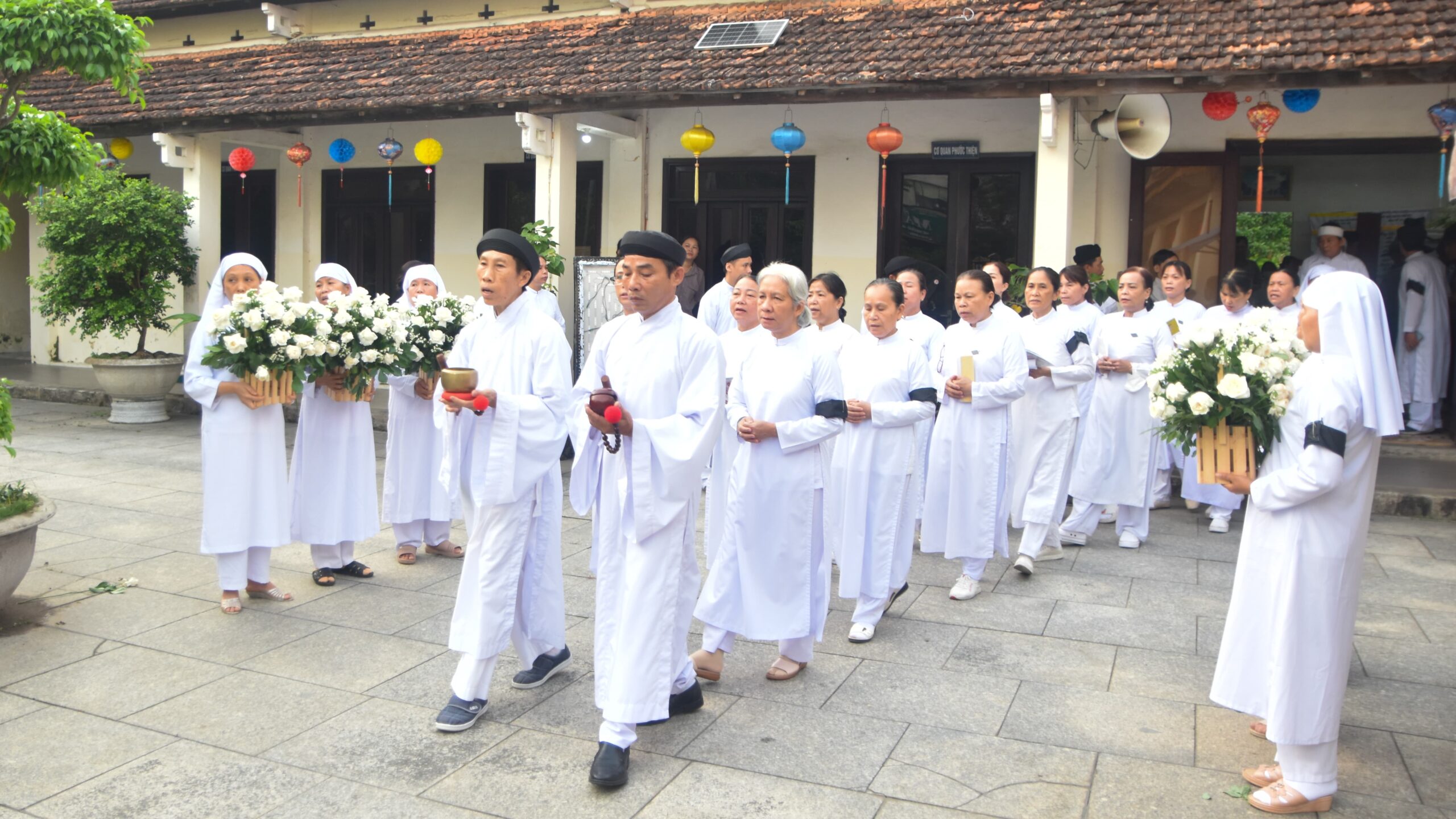 Lễ an táng – ảnh 19