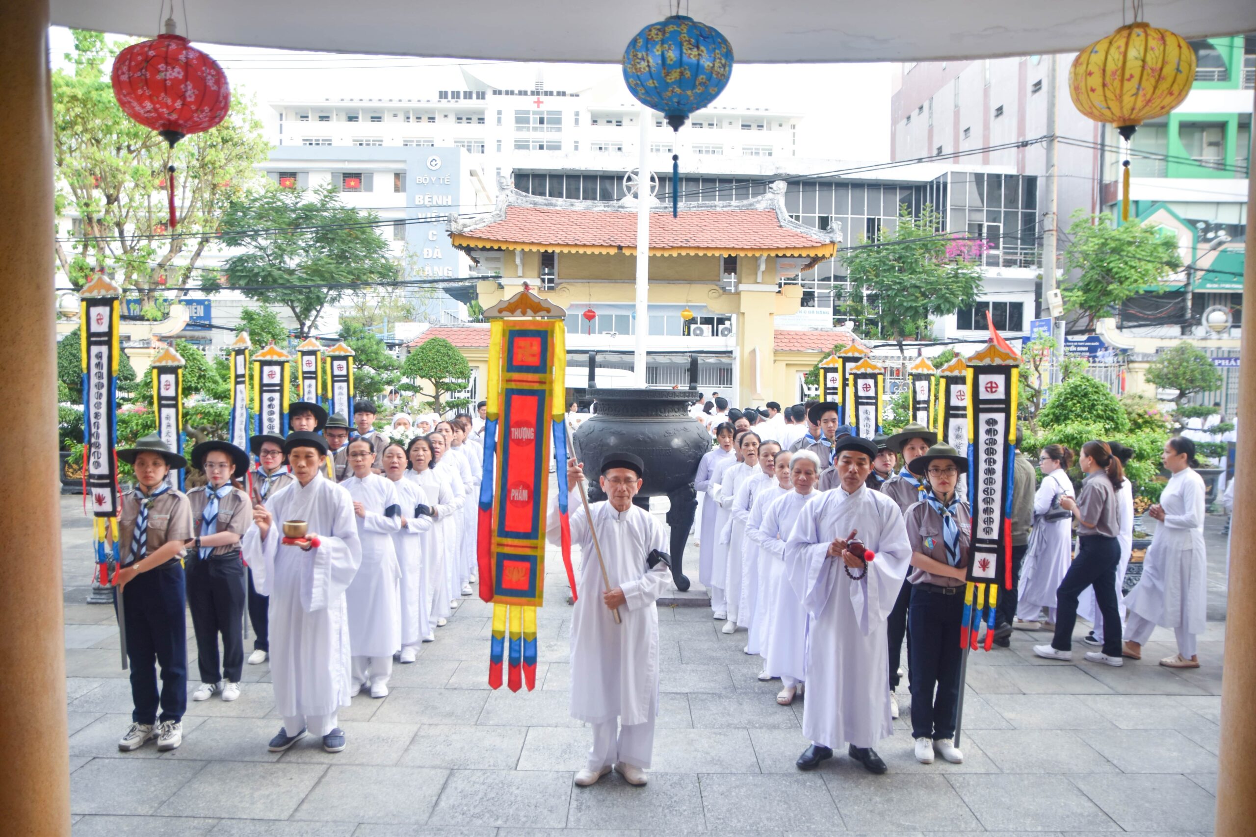 Lễ an táng – ảnh 23