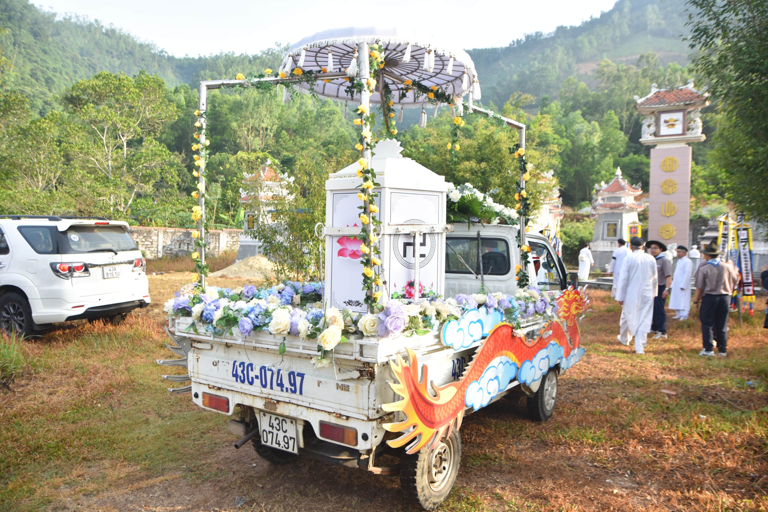 Lễ an táng – ảnh 29