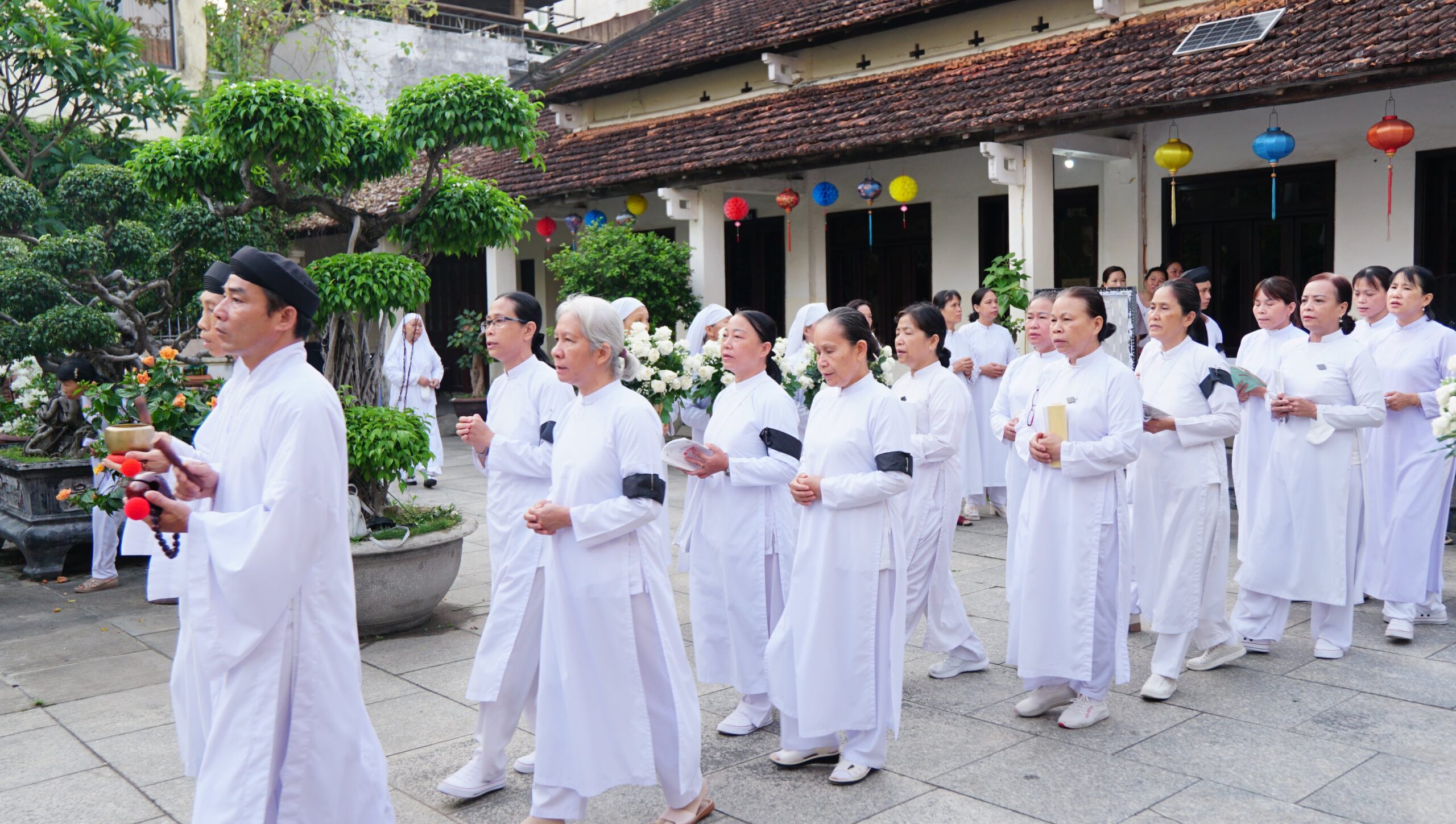 Lễ an táng – ảnh 41