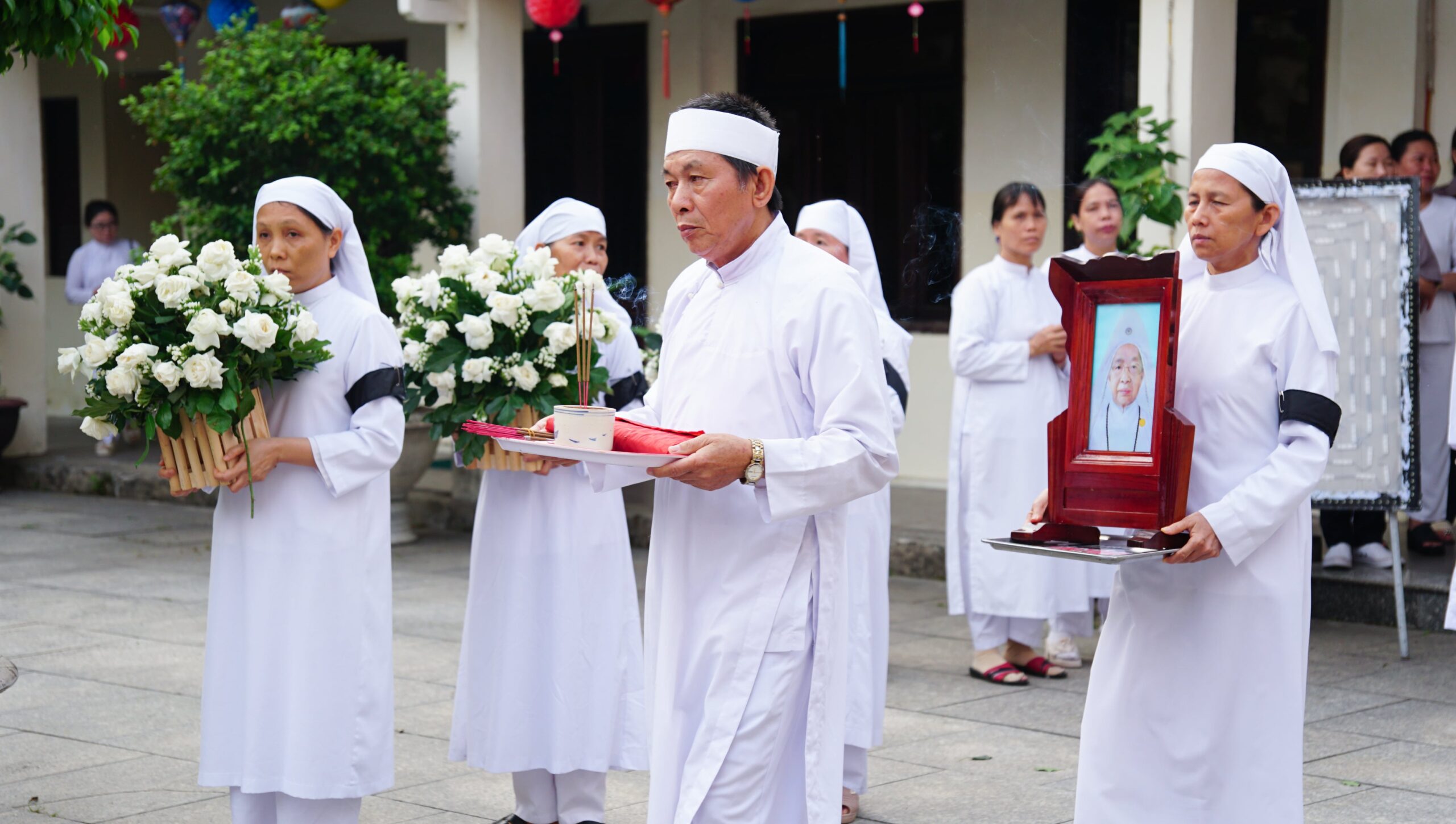 Lễ an táng – ảnh 42
