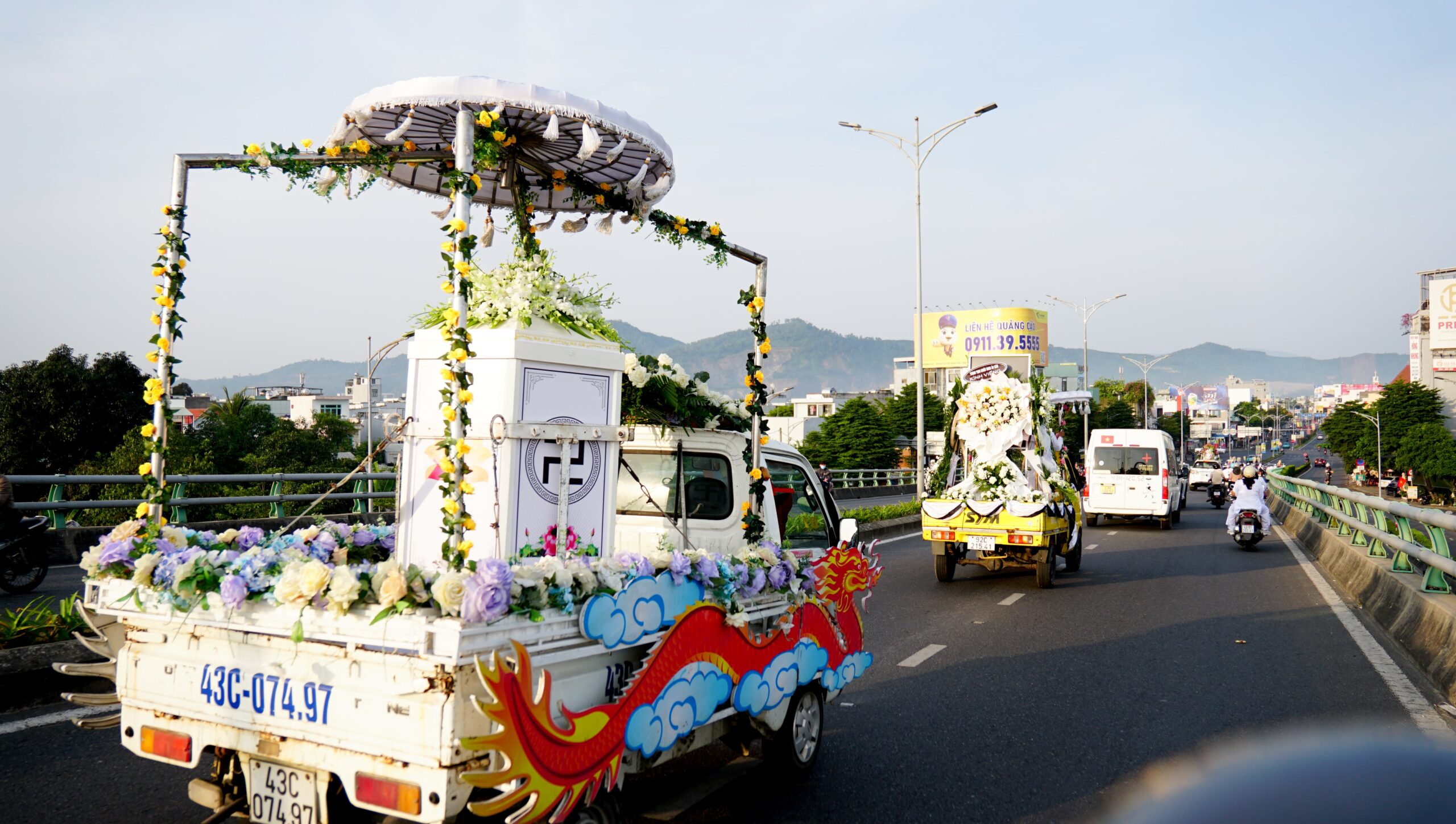 Lễ an táng – ảnh 4
