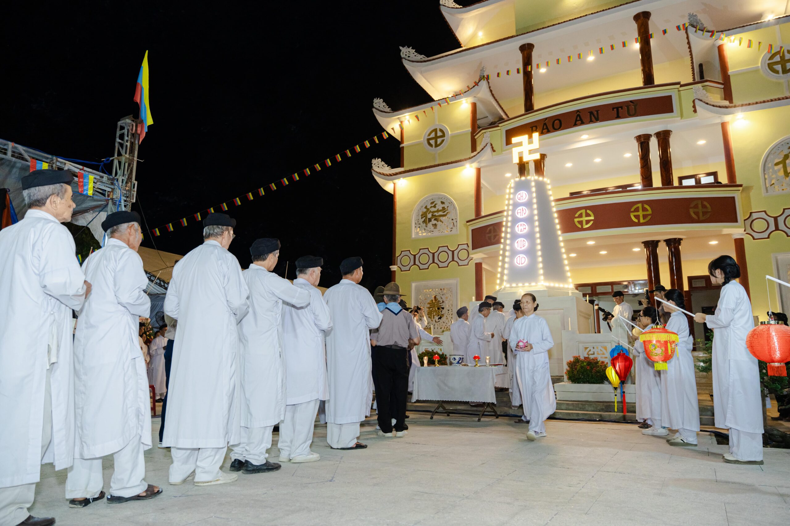 Lễ an vị ngôi Báo Ân Từ Linh Tháp và chương trình hồi hướng, kỷ niệm Chư Thánh Tông Đồ – ảnh 27