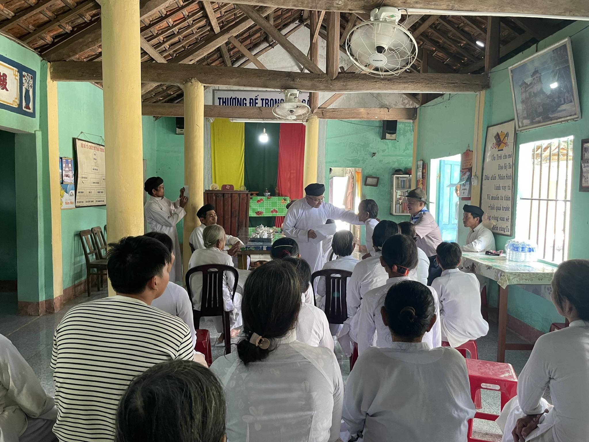 Đoàn công tác cứu trợ Hội Thánh đi thăm và hỗ trợ đồng đạo tại Phú Yên, Bình Định &amp; Quảng Ngãi – ảnh 5