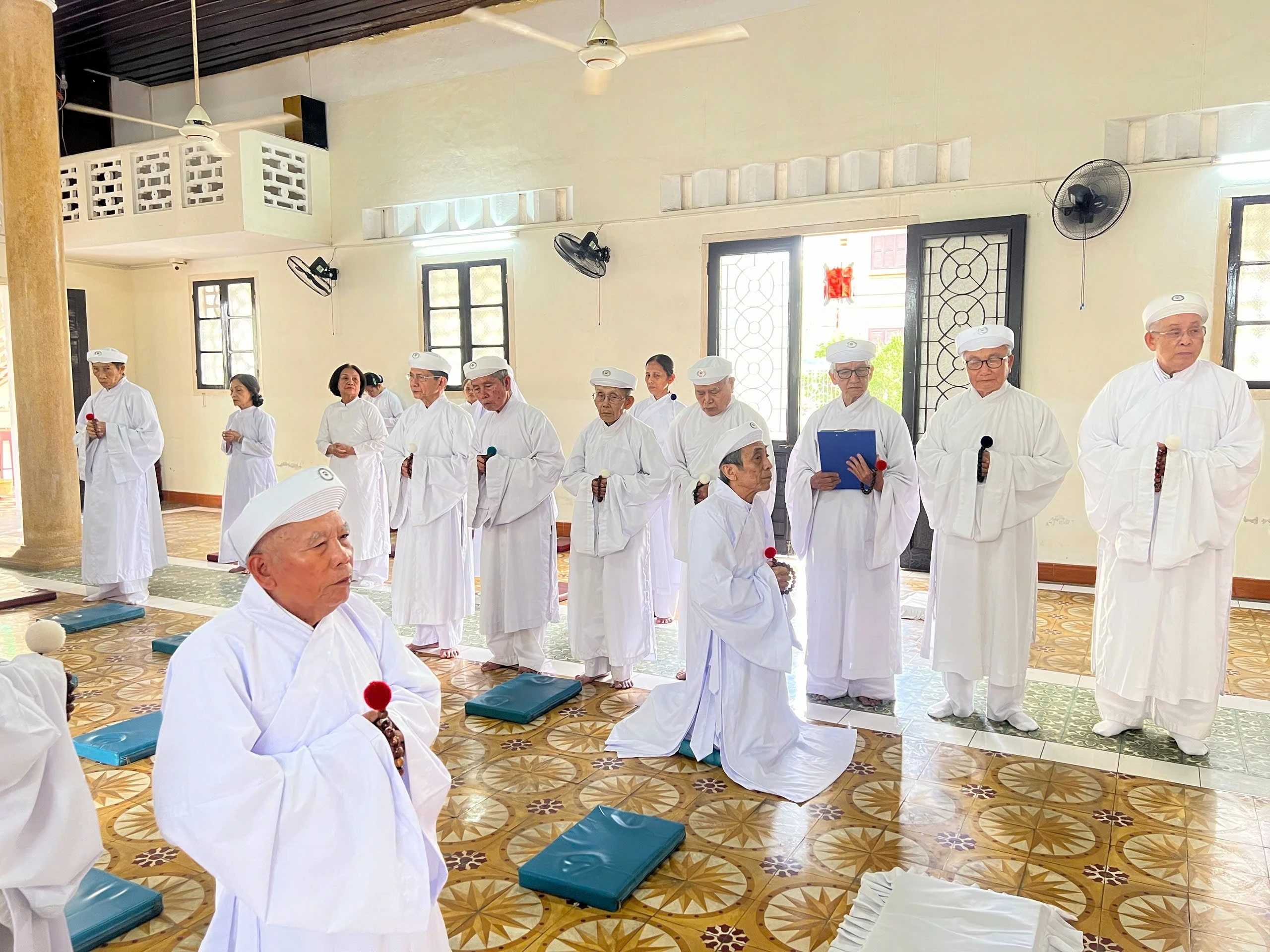 Hội Thánh tổ chức lễ bái mạng chức vụ Đầu Họ đạo và kỷ niệm ngày thành đạo của Đạo trưởng Bảo Pháp Chơn Quân Thanh Long – Hiệp kỵ chư chức sắc Hiệp Thiên Đài. – ảnh 2