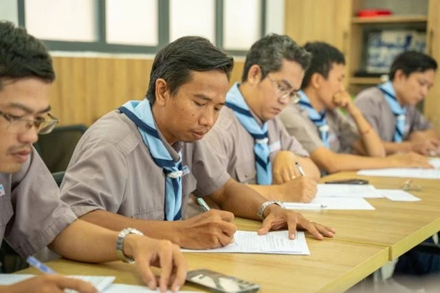 Tổ chức kiểm tra cuối kỳ và hướng dẫn luận văn tốt nghiệp khóa Trung Châu 1 – ảnh 5