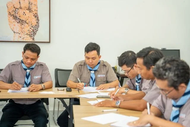 Tổ chức kiểm tra cuối kỳ và hướng dẫn luận văn tốt nghiệp khóa Trung Châu 1 – ảnh 10
